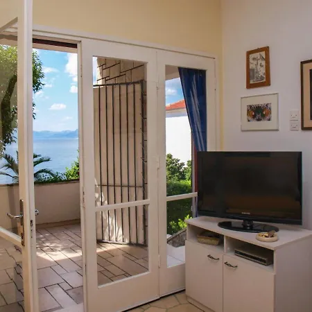 Beachfront With Big Terrace And Garden Lägenhet