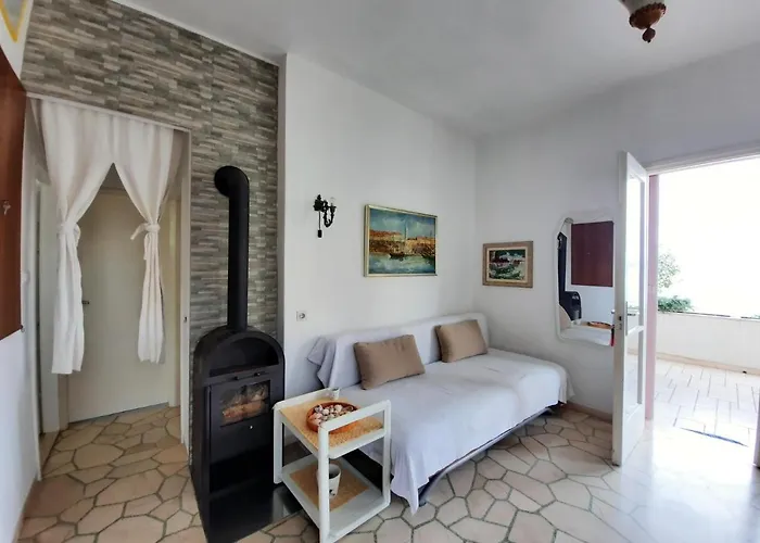 Lejlighed Beachfront With Big Terrace And Garden Postira