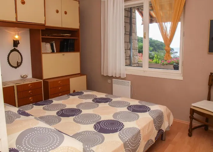 Beachfront With Big Terrace And Garden *