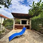 Beachfront With Big Terrace And Garden Διαμέρισμα *